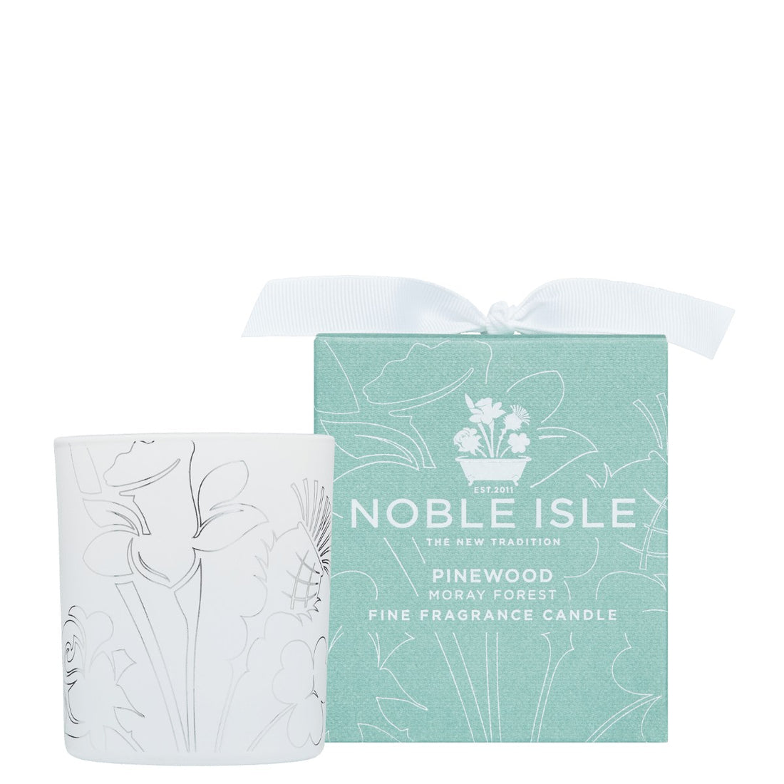 Noble Isle Pinewood شمعة معطرة بنفحات خشبية وخضراء 200 g