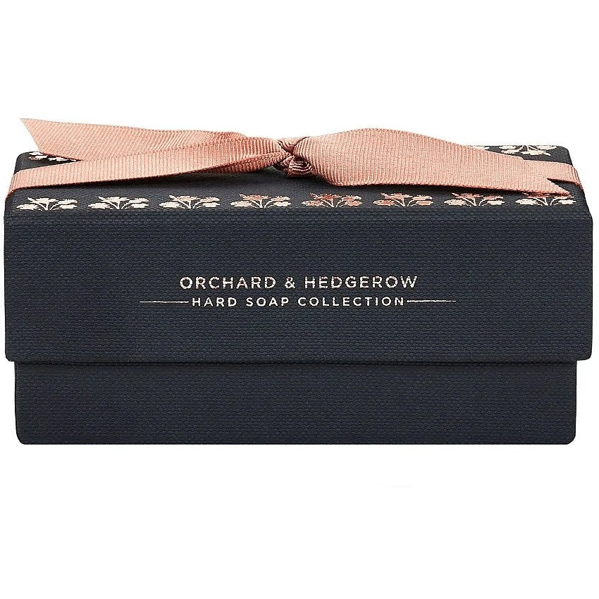 Noble Isle Our Orchard &amp; Hedgerow مجموعة من 5 قطع: صابون معطر 3 x 50 g، 2 x 30 g