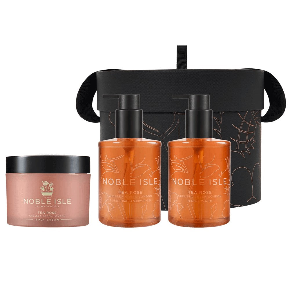 Noble Isle Blush Of Romance طقم من 3 قطع: جل استحمام، كريم جسم، صابون