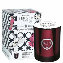 Maison Berger Paris Prisme Candle (Wilderness) - Świeca zapachowa Granat - 240.0 g