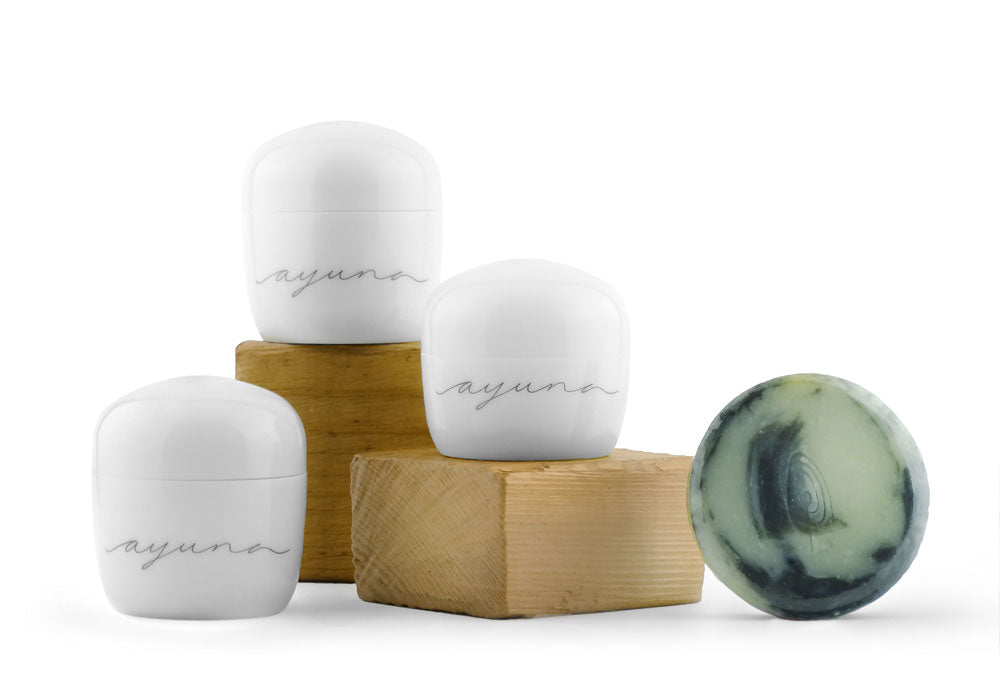 Set Ayuna Complete Awakening Program Rich Momentum II: sapone, crema II, essenza, balsamo a grandezza naturale