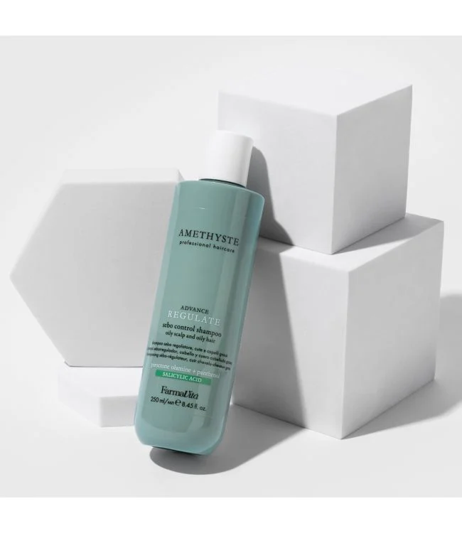 Shampoo per il controllo della secchezza del cuoio capelluto e dei capelli FarmaVita Amethyste Advance Regulate Sebo Con