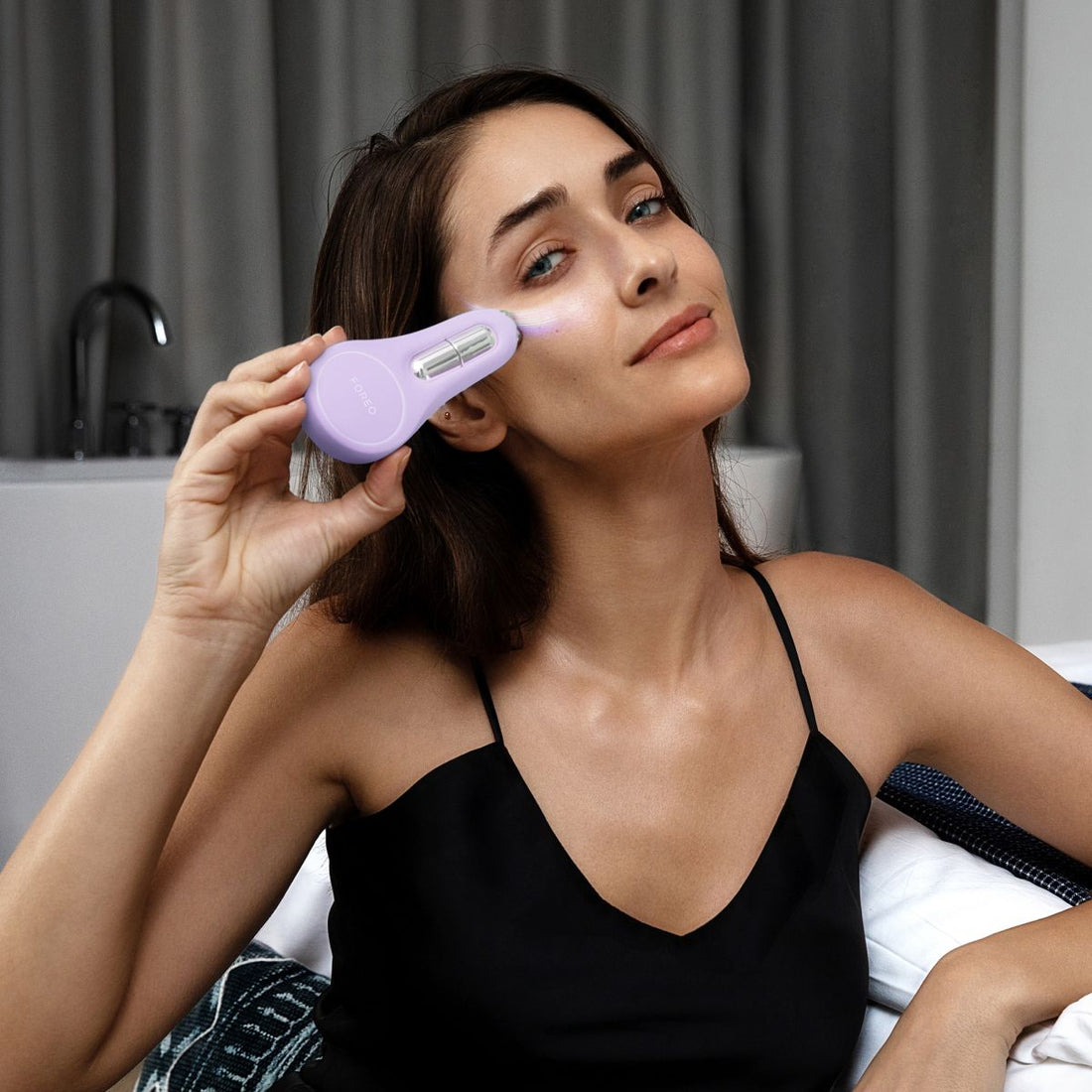 Foreo BEAR 2 Lavanda — Dispositivo Tonificante Occhi e Labbra