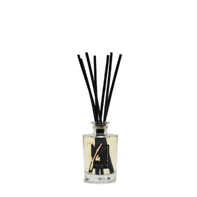 Teatterin ainutlaatuiset tuoksut Sweet Vanilla Sticks 100 ml