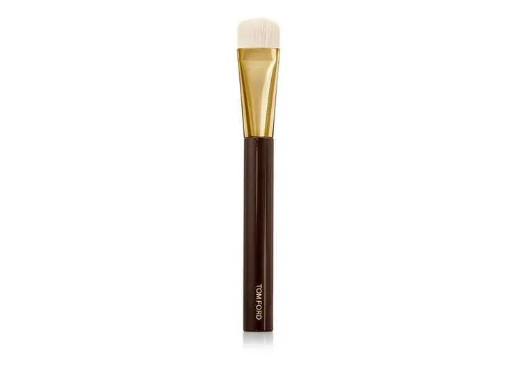 Perie pentru umbră și iluminare Tom Ford 04 3g