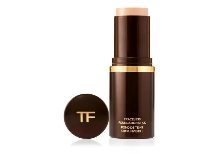 Podkład z drzewa różanego Tom Ford Traceless w sztyfcie 15ml