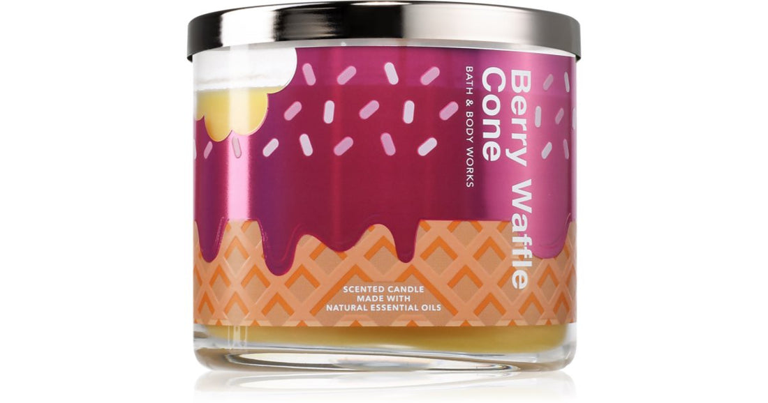 Bath &amp; Body Works Berry Waffle Cone candela profumata 411 g