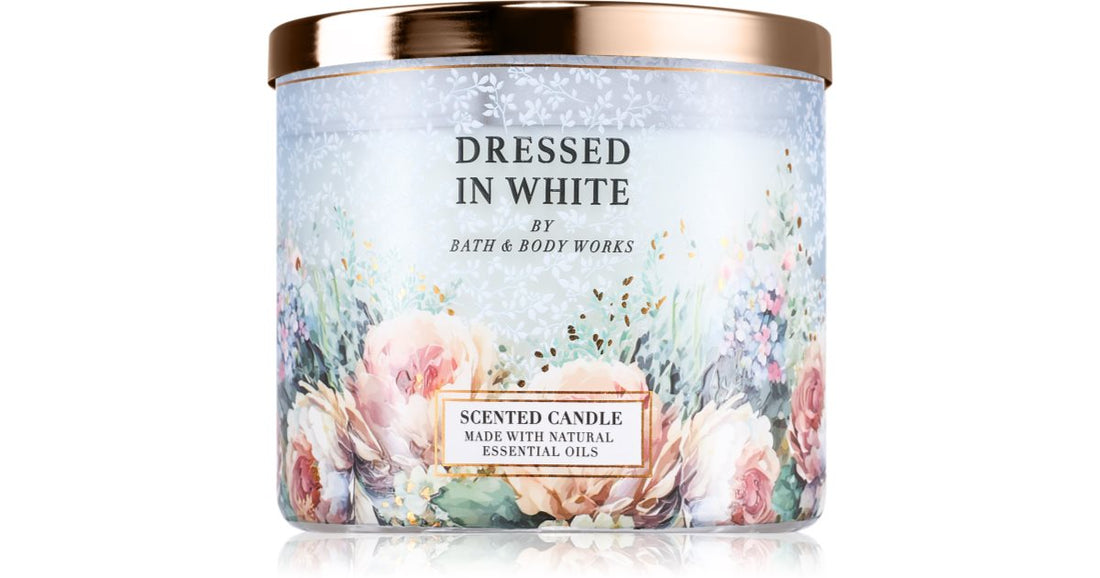 Bath &amp; Body Works Dressed in White vonná svíčka 411 g