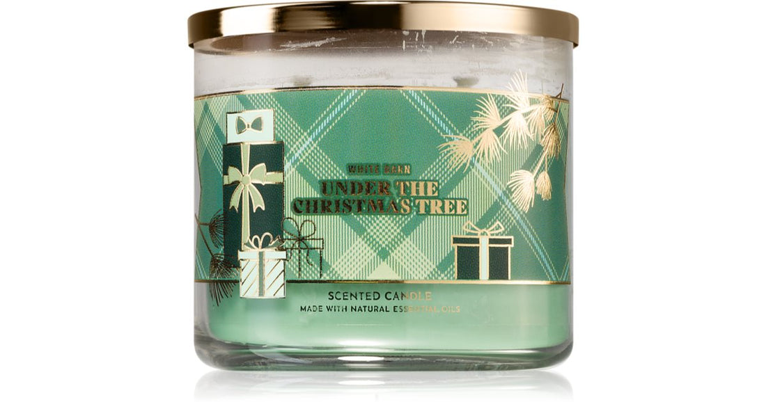 Bath &amp; Body Works Αρωματικό κερί Under The Christmas Tree 411 γρ