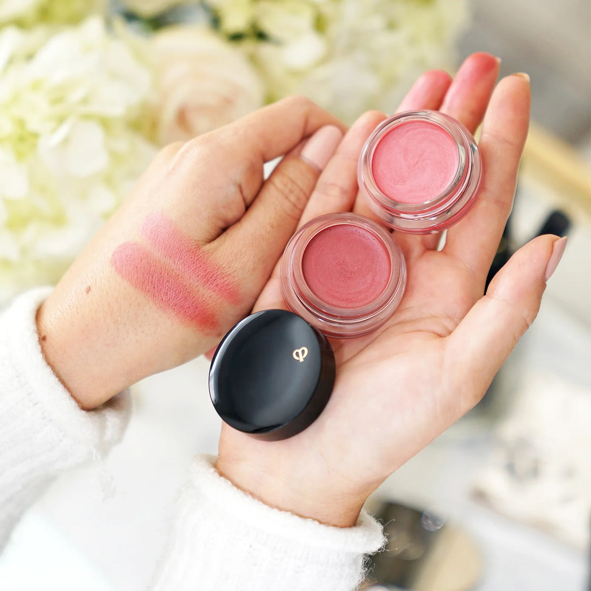 Cle de Peau Beaute Blush crema 2 — Blush crema