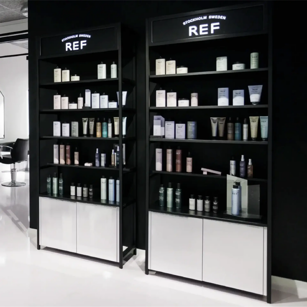 Ref Stockholm RIF Plastic Display — Espositore