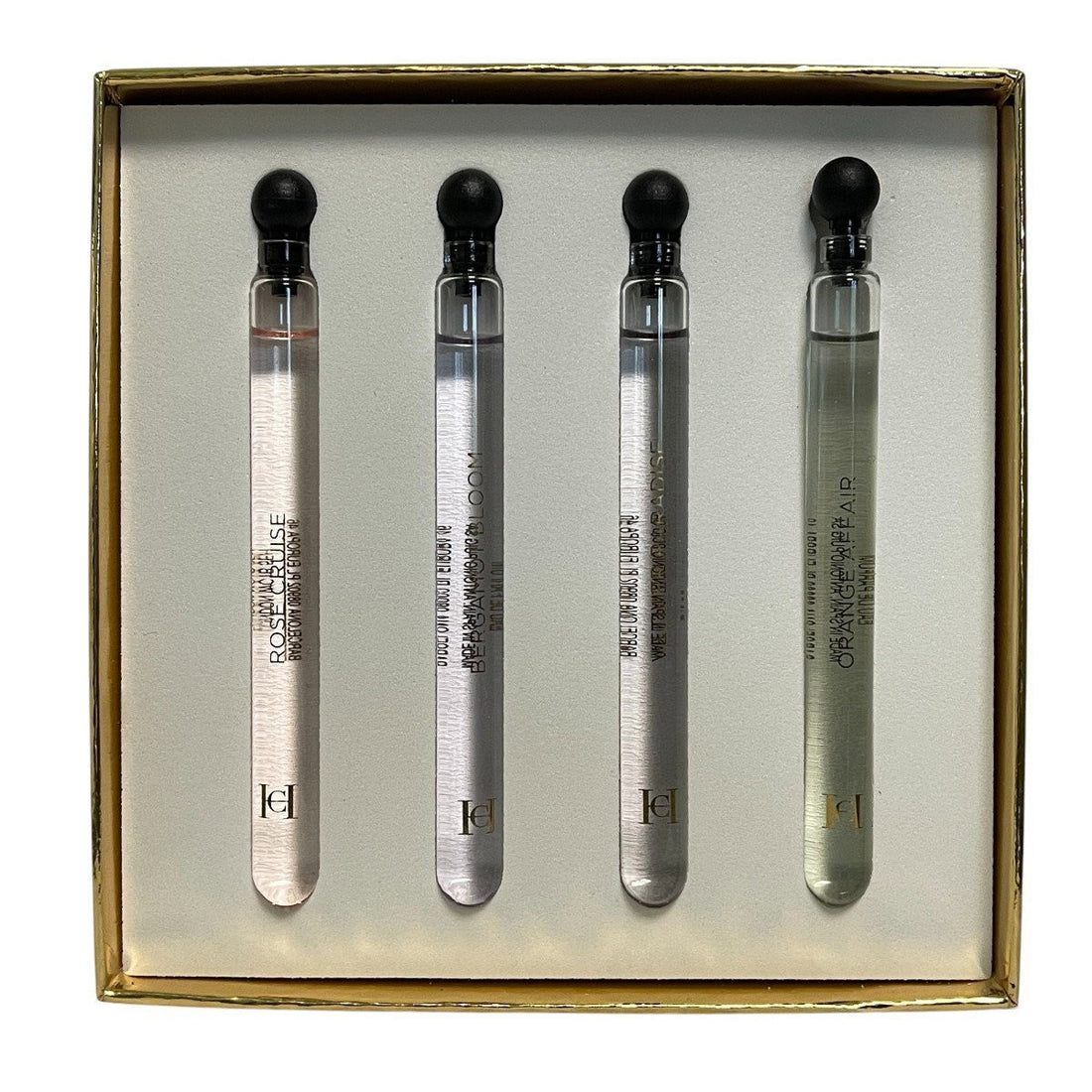 Sett Carolina Herrera: Eau de Parfum Orange Affair 4 ml + Eau de Parfum for kvinner Bergamot Bloom 4 ml + Eau de Parfum for kvinner Vetiver Paradise 4 ml + Eau de Parfum for kvinner Rose Cruise 4 ml 