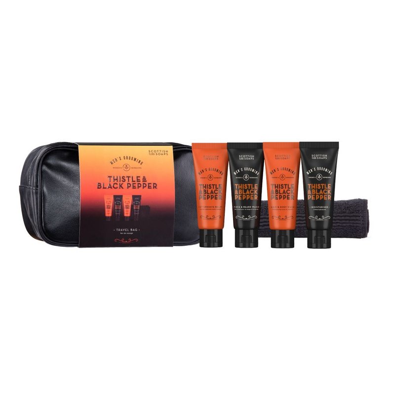 סט Scottish Fine Soaps טיפוח גברי Mens Grooming Thistle &amp; Black Pepper תיק נסיעות (sh/gel/75ml + f/wash/75ml + a/sh/balm/75ml + f/cr/75ml + towel + bag) 