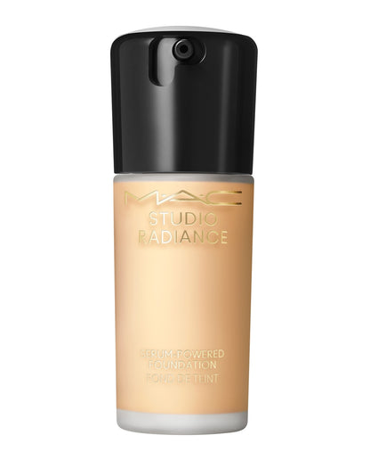 MAC Cosmetics Studio Radiance Serum Powered Foundation — fondotinta idratante 30 ml - Tonalità: NC20