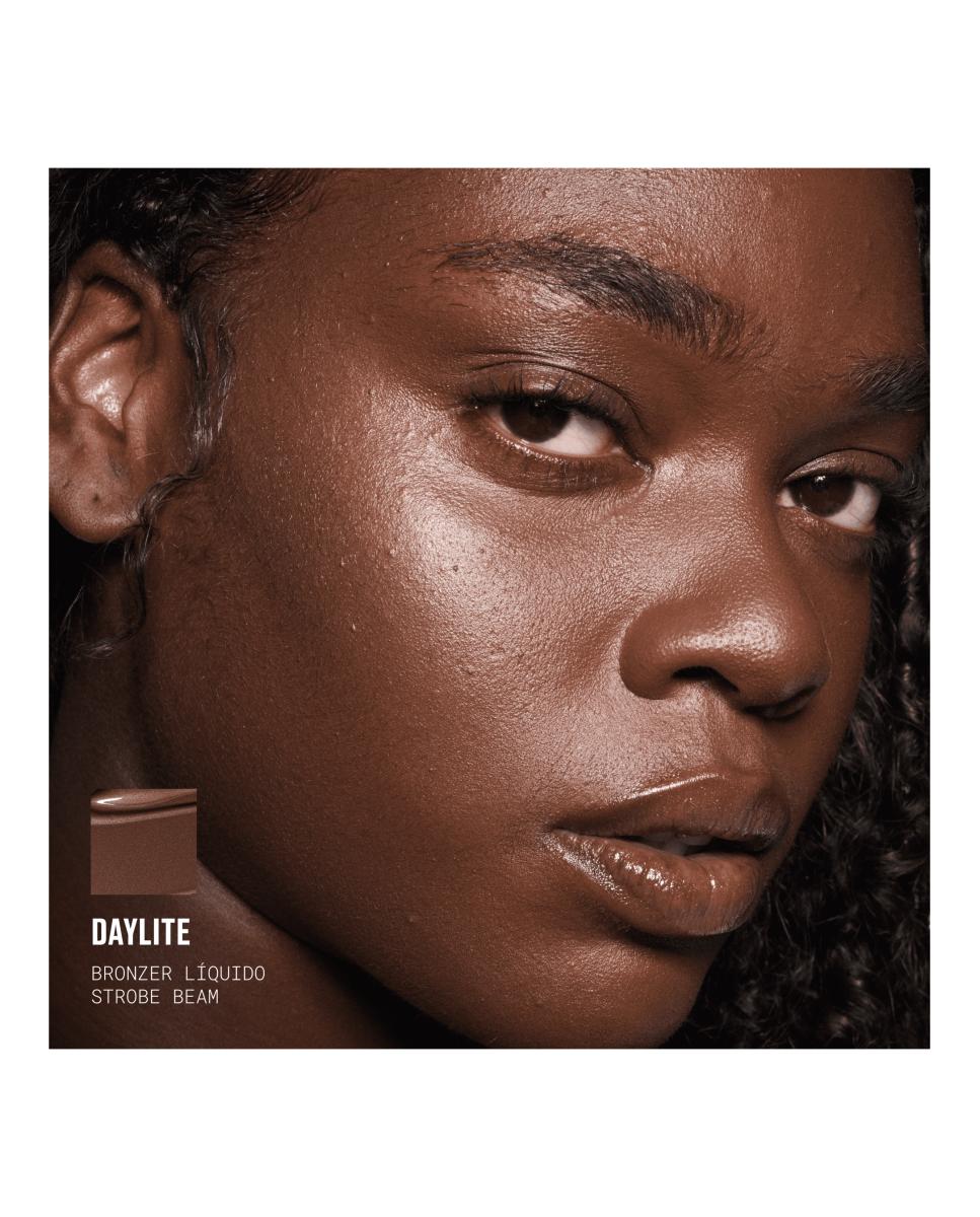 MAC Cosmetics Strobe Beam Bronzelighter bronzer liquido con effetto illuminante colore Daylite 4,3 ml